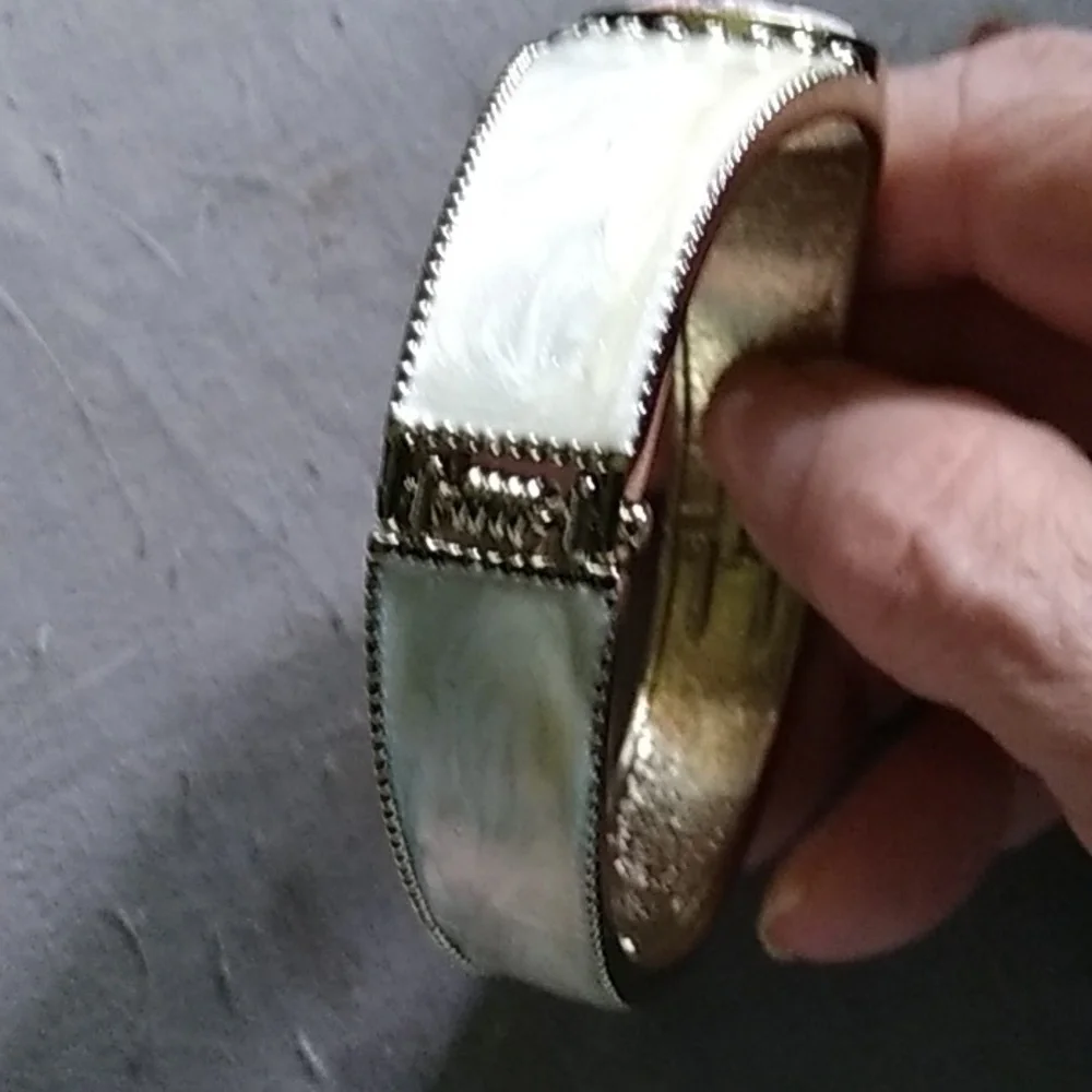 AMADEO SET HINGED BRACELET/RING.MOTHER OF PEARL,CAMEO,Swarovski accent,Gold - Picture 7 of 7